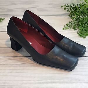 Naturalizer square toe black pump for women Size 6.5M